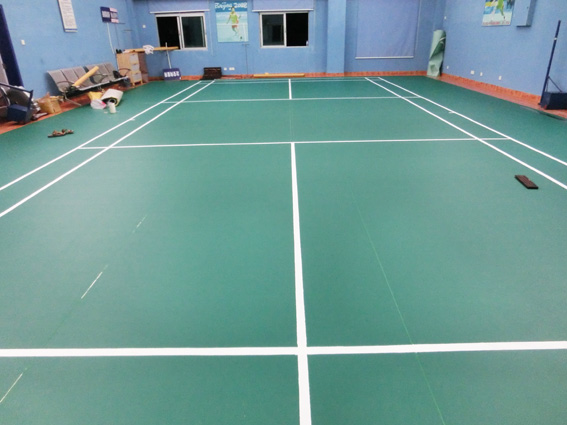 開羽毛球館鋪PVC膠地板好不好？