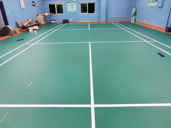 關于華塑裝飾羽毛球場PVC地膠規格