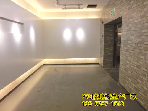 鋪華塑裝飾PVC運動塑膠地板的優勢有哪些？