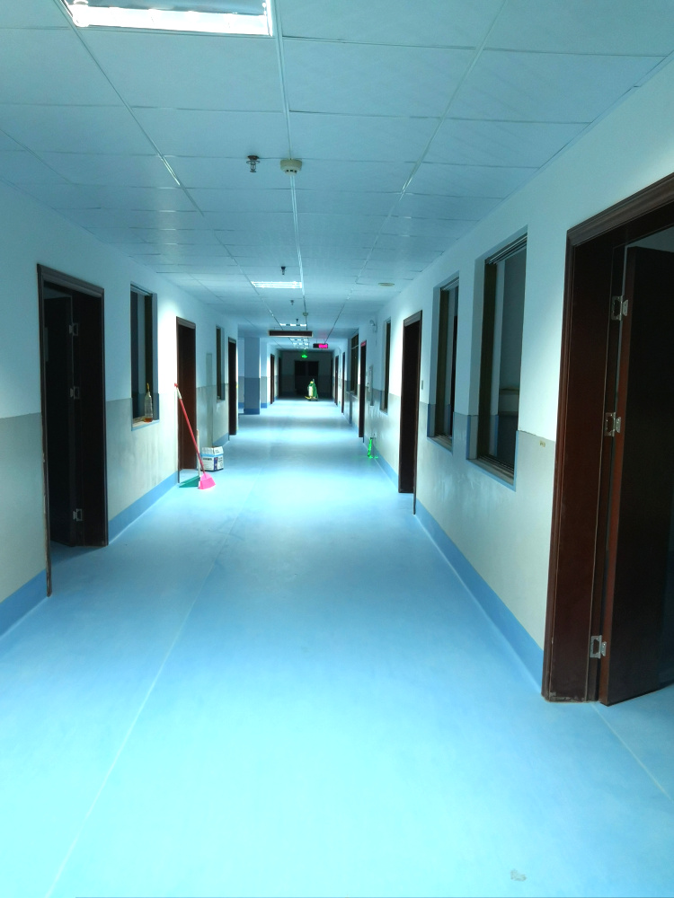 為什么同質透心地板在醫院中這么流行呢？