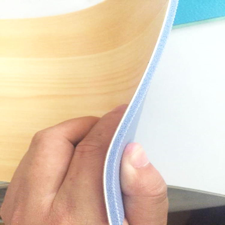 PVC運(yùn)動(dòng)地板和運(yùn)動(dòng)木地板的對比，你想知道嗎？