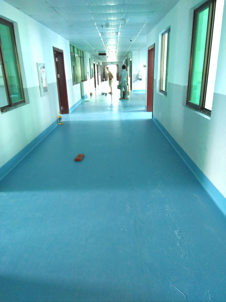 華塑裝飾同質透心地板給你不一樣的環境！